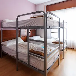Albergue Moon Bio, Bilbau
