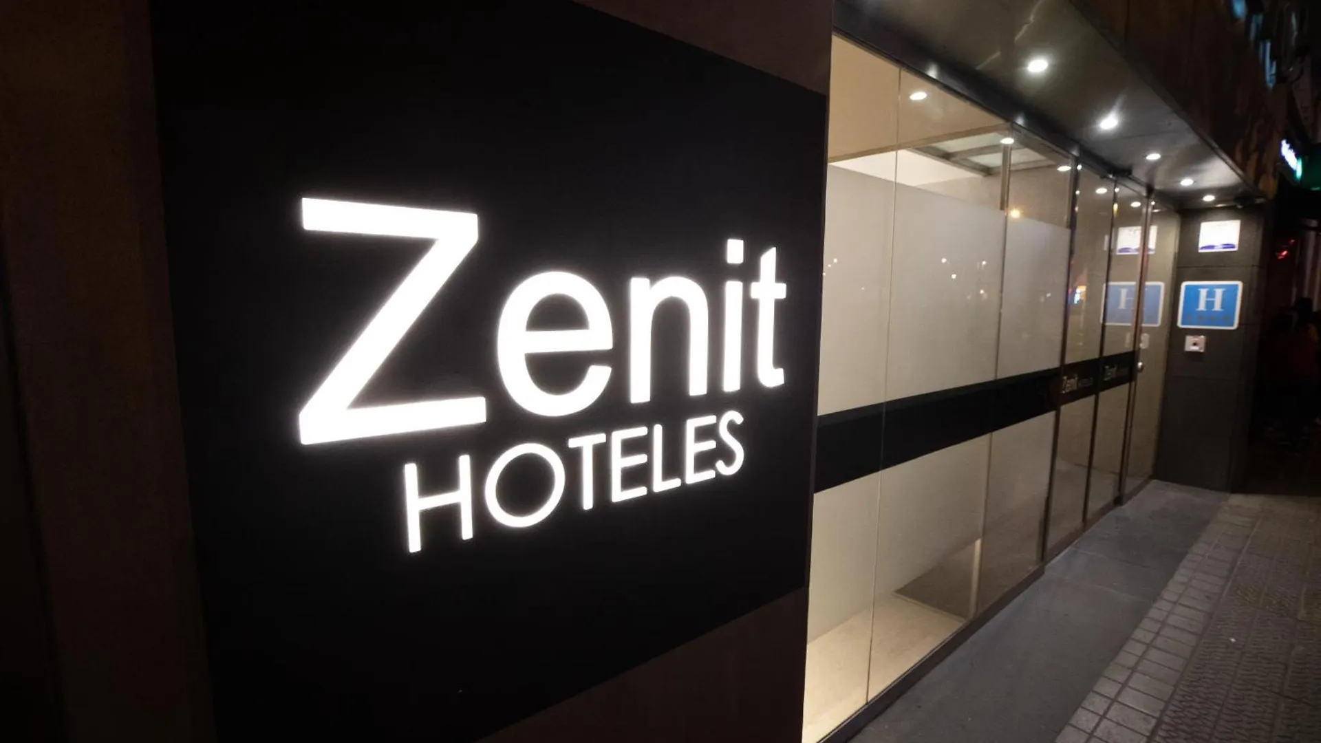 Hotel Zenit Бильбао